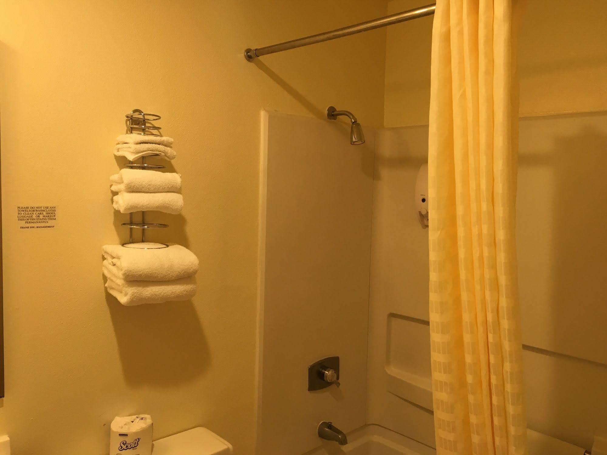 Rodeway Inn Enumclaw Mount Rainier-Crystal Mountain Area Екстериор снимка